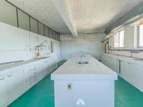 Local en Venta 65 años