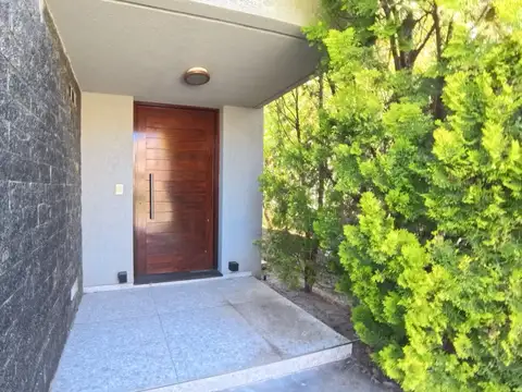 Casa en Venta en Funes, USD 400.000