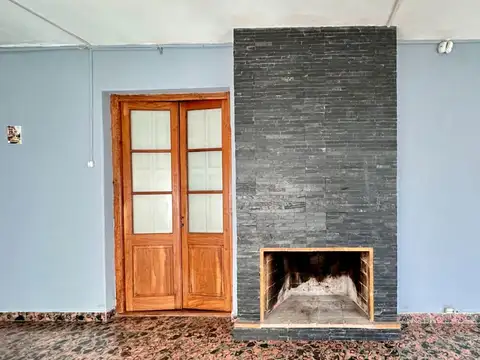 Casa 5 ambientes con 1 baño