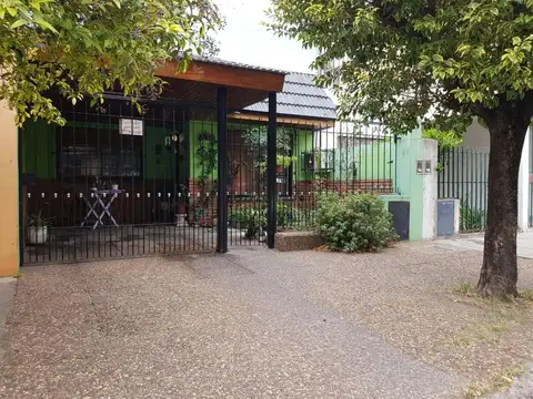 PH CASA CON JARDIN, TERRAZA Y QUINCHO EN VENTA