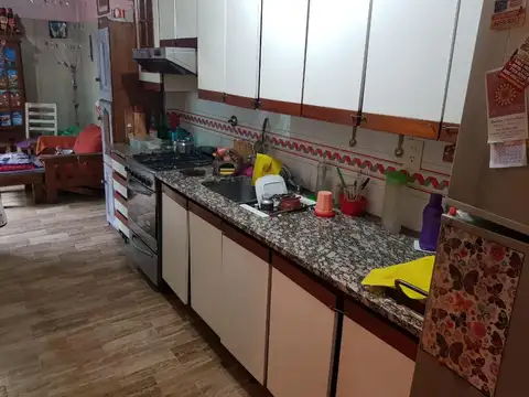 PH CASA CON JARDIN, TERRAZA Y QUINCHO EN VENTA