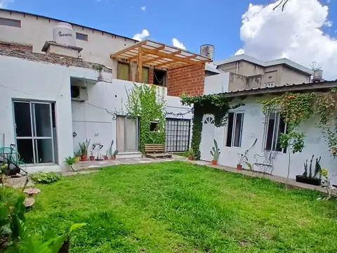 Depto Tipo Casa en Venta con 1 cocheras