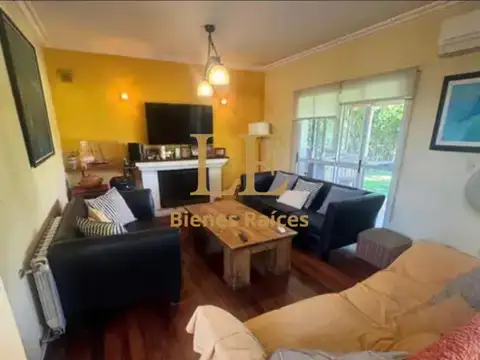 Casa en Venta con 4 cocheras