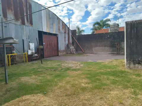 Galpon en Venta 35  mts Frente