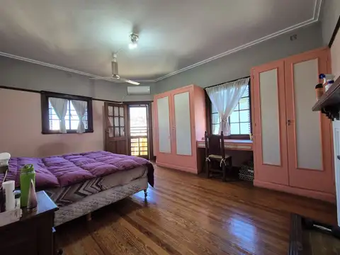 Venta casa 6 amb con pileta y quincho en Hurlingham
