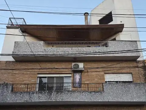 DEPARTAMENTO 3 AMB 1ER PISO CON BALCON A 300M ESTACION BOSC