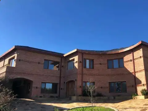 CASA EN ALQUILER CARDALES