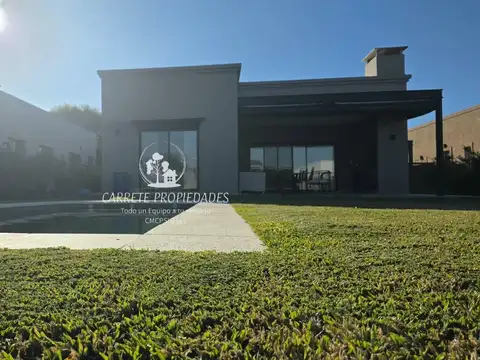 Imperdible Casa en venta  y pileta. Barrio Santa Elena. Pilar