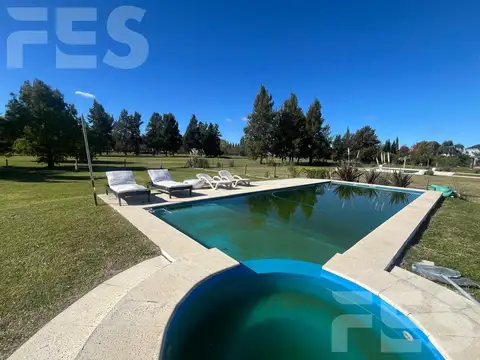 VENTA CASA 4 AMBIENTES EN FINCAS DE SAN VICENTE SECTOR GOLF