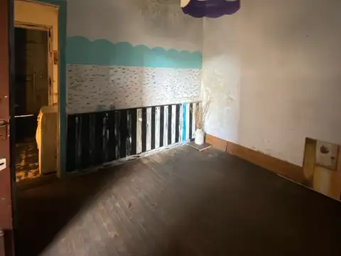 L.N Alem 1000, Piso pb