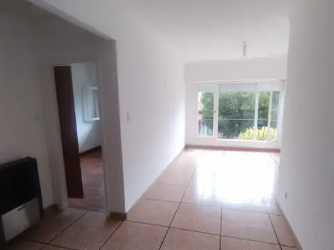Depto Tipo Casa en Alquiler de 4 ambientes