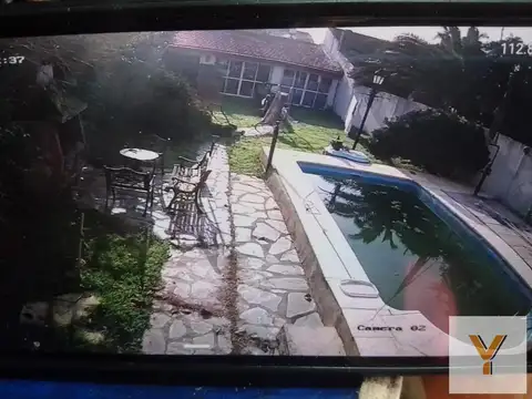 Casa en venta  - 4 Dormitorios 3 Baños 3 Cocheras - 500mts2 - Ituzaingó