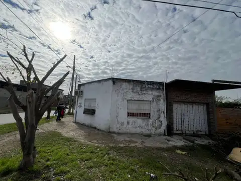 Casa - Venta - Argentina, La Matanza - V.GOMEZ 1796
