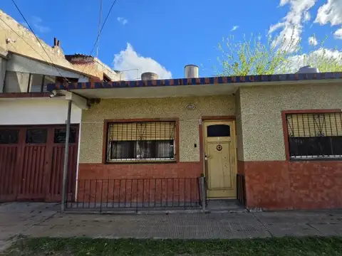 Joaquin V Gonzalez 899
