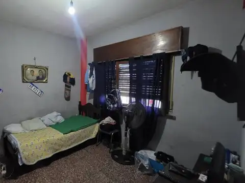Casa 5 ambientes con 1 baño