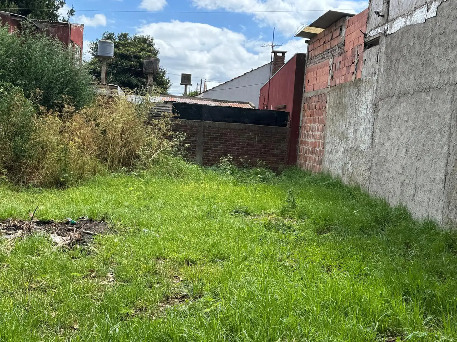 Terreno 201m² sobre Av. Colon — Barrio Jorge Newbery