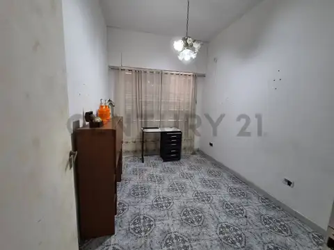 Depto Tipo Casa 5 ambientes con 2 baños