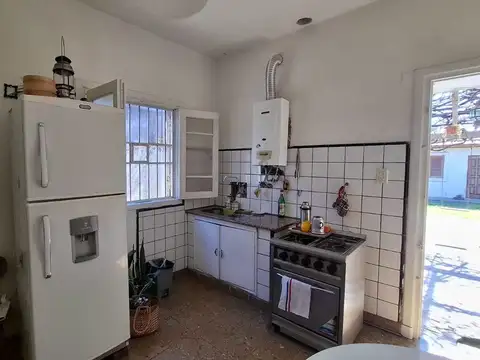 VENTA CASA 4 AMBIENTES COCHERA  WILDE AVELLANEDA
