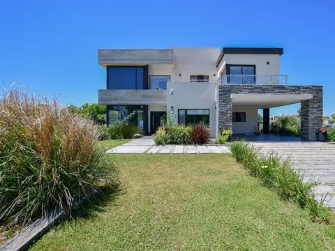 Casa en Alquiler de 4 dormitorios