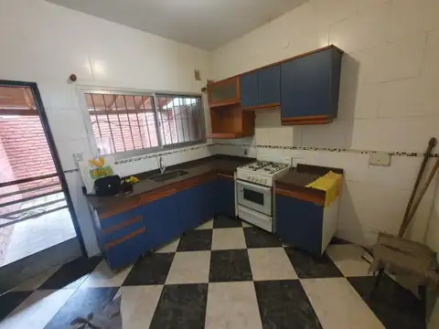 Casa 3 ambientes con 2 baños