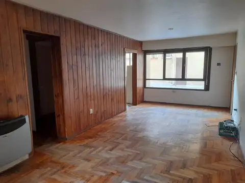 Anasagasti 700, Piso pb