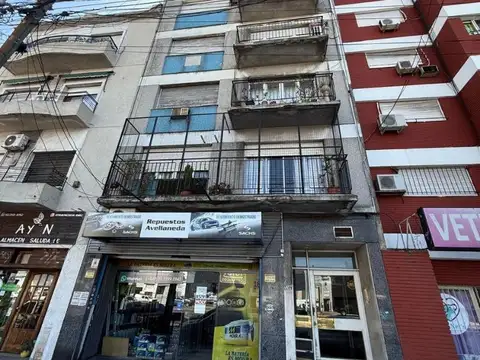 Semipiso de 3 ambientes con depcias muy amplio y luminoso