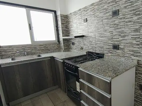 Venta Departamento de 4 amb, estado a estrenar, con excelente ubicación en Villa Luro