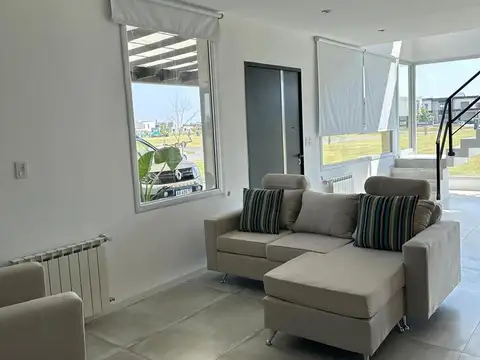 Casa en Alquiler en Ezeiza, USD 4.500