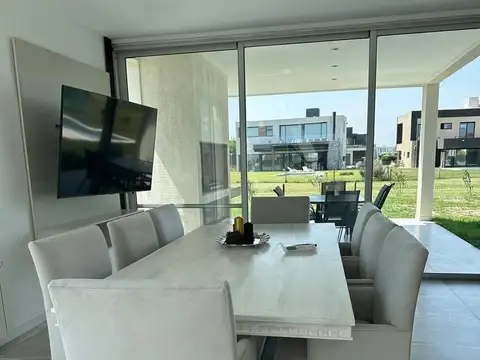 Casa en Alquiler de 5 dormitorios