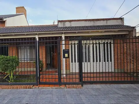 Casa de 3 dormitorios con pileta - Fisherton