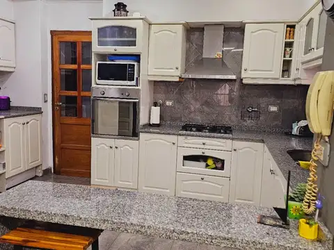Casa de 3 dormitorios con pileta - Fisherton