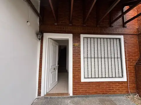 Depto Tipo Casa en Alquiler de 3 ambientes
