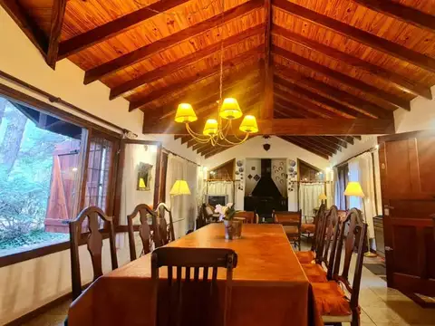 Casa 5 ambientes con 2 baños