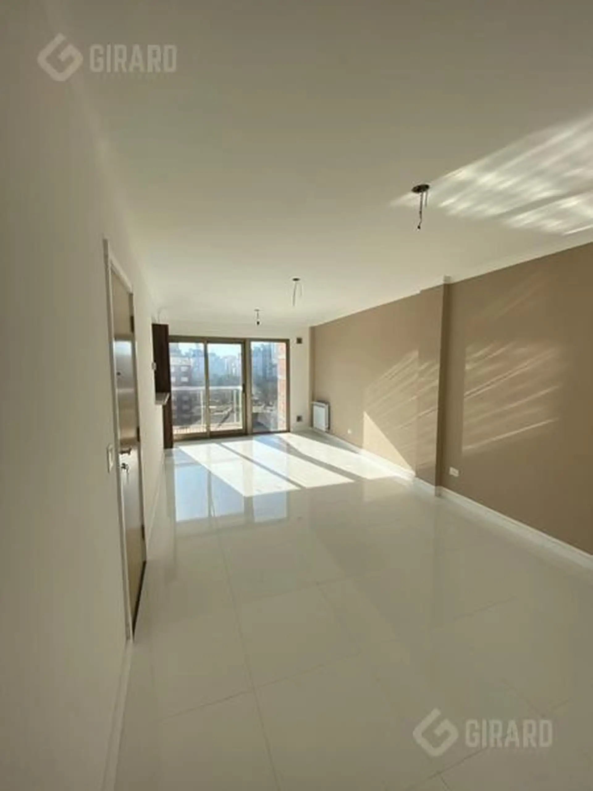 Moderno departamento en venta, zona Plaza Mitre.
