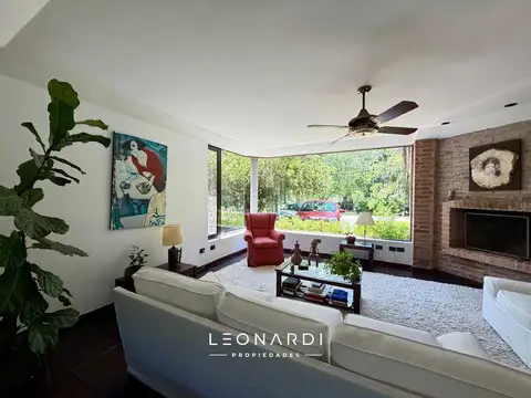 Casa 6 ambientes con 2 baños