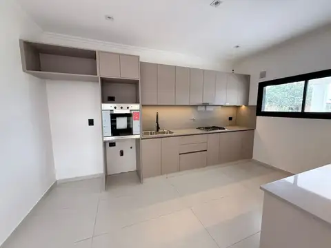 Casa de 6 Ambientes en Barrio San Pablo – Diseño, Confort y Calidad en Pilar ?