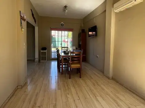 Casa en Venta con 4 cocheras
