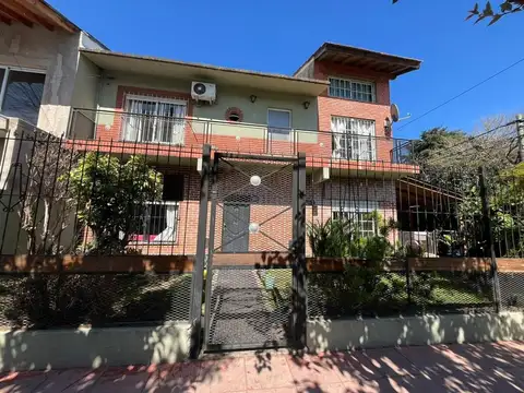Castelar sur venta chalet 5 ambientes
