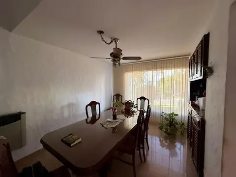 Casa 5 ambientes con 1 baño