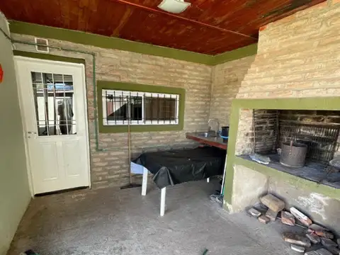 Casa 3 ambientes con 1 baño