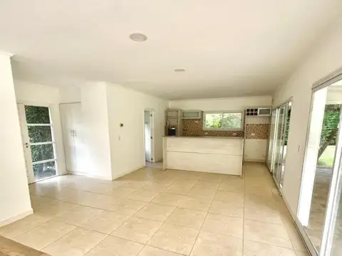 CASA EN ALQUILER PERMANENTE, CUATRO AMBIENTES, RUMENCO