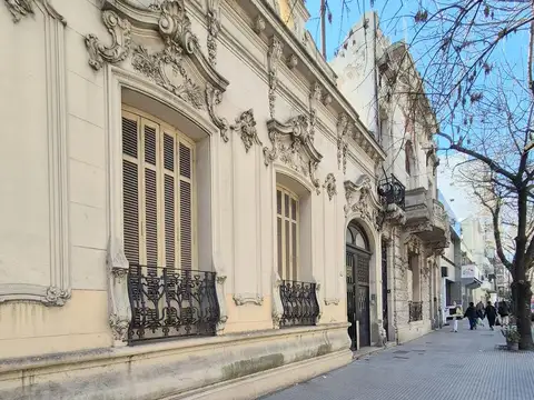 Carlos Calvo al 3800