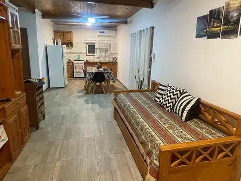 Venta casa de 2 dormitorios con pileta y jardín Los Carrizales, Clarke, Santa Fe