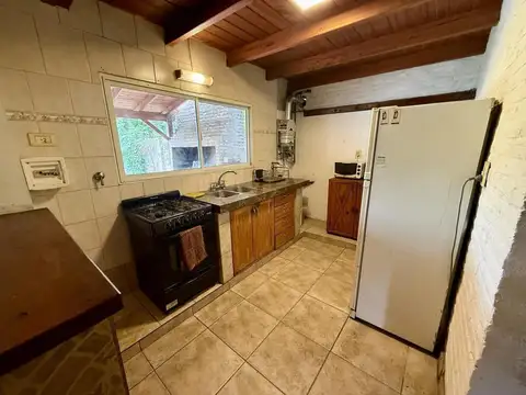 Casa 5 ambientes con 1 baño