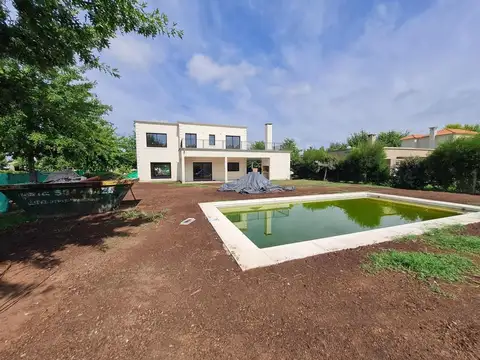 Casa en Venta en Haras Santa Maria, USD 320.000