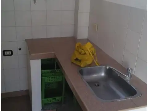 Departamento tipo casa de 3 ambientes en  VENTA- JUNCAL 3200