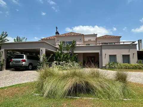 Alquiler excelente casa en B°Cdo Buenos Aires Village