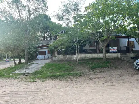 Depto Tipo Casa en Venta en Centro, USD 80.000