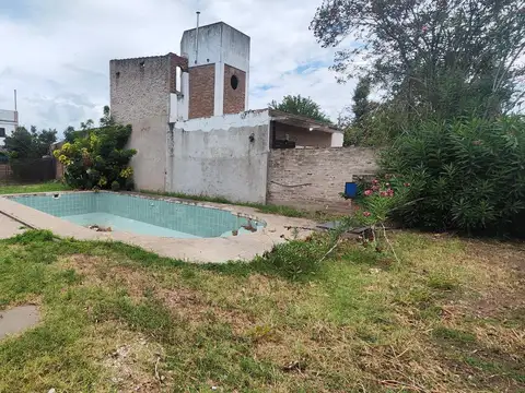 Venta Casa 3 Dormitorios Pileta Apto Crédito