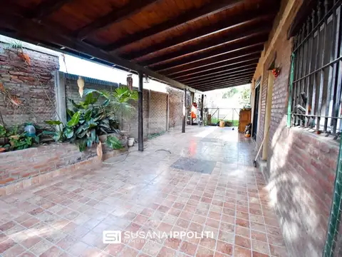 Casa en Venta con 3 cocheras